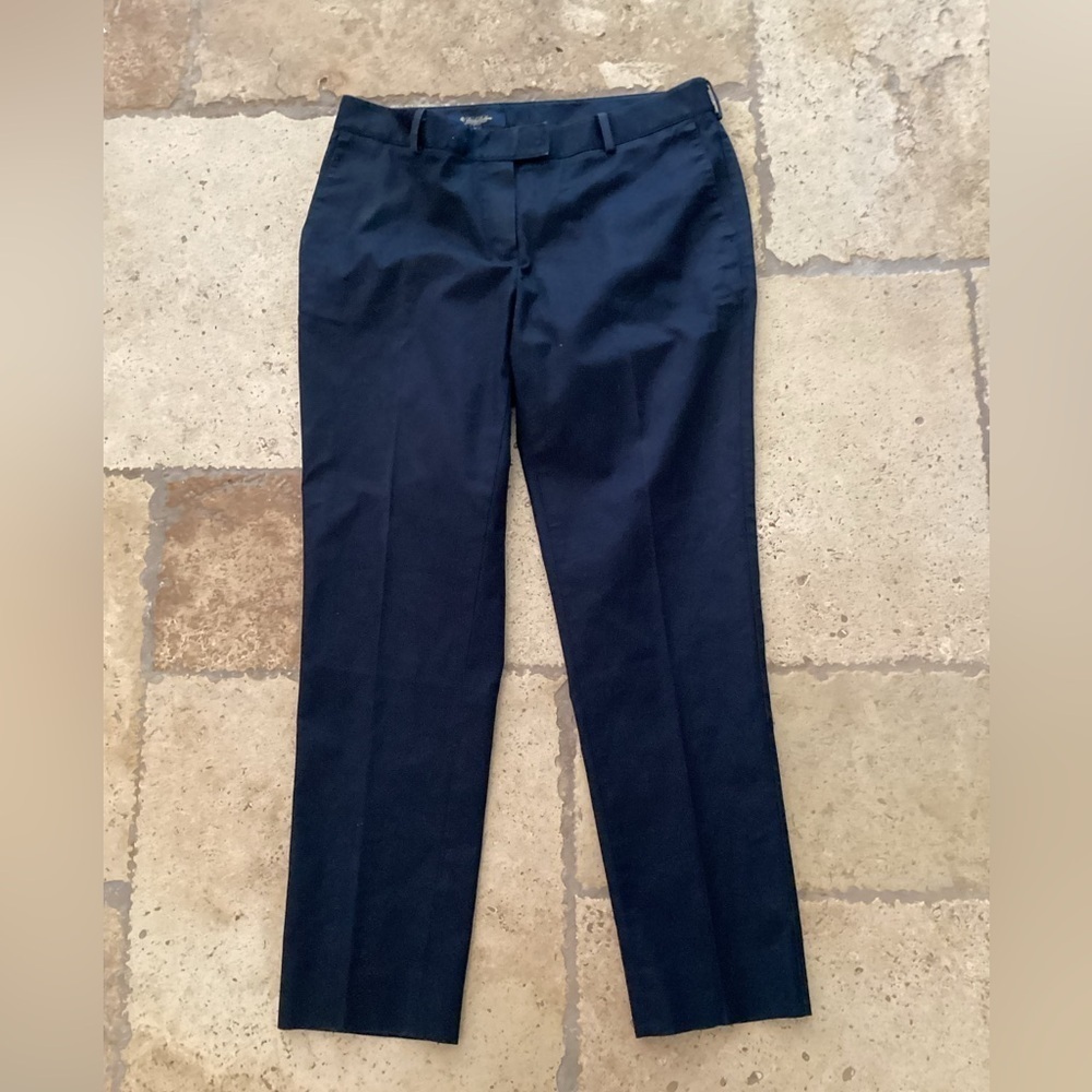 Brooks Brothers advantage chino stretch slacks-SZ 8
Waist 15”
Inseam26”